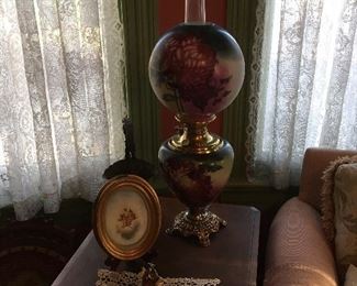 Antique Gone with the wind lamp , Frames