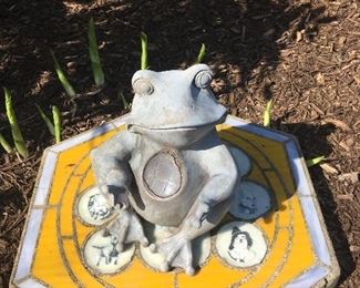 Outdoor stepping stone Wizard of Oz & a happy frog