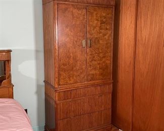 Lot 40 | GORGEOUS MID-CENTURY CABINET