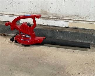 Lot 135 | TORO ULTRA PLUS ELECTRIC BLOWER VAC