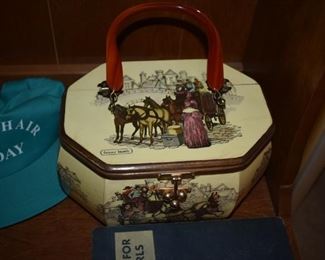 Vintage Purse designed and signed by Anthony Gruerio appears to have Bake-lite Handle