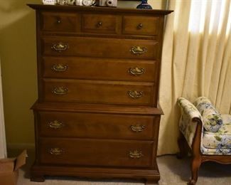 Gorgeous Mid-Century Ethan Allen Americana Bedroom Set featuring: 4 Poster Bed,  7 Drawer Mirrored Dresser with Finial Top, Night Stand and 8 Drawer High Boy Chest of Drawers
