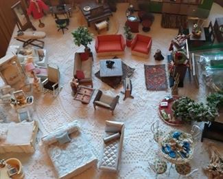 Large collection of doll house furniture and accessories. Fine quality. There are also windows, drapes, rugs, electrified lamps and chandeliers. 