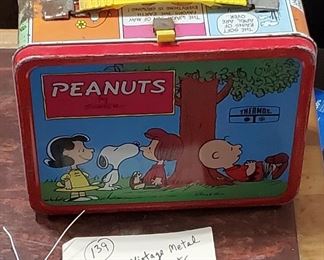 Peanuts metal lunchbox