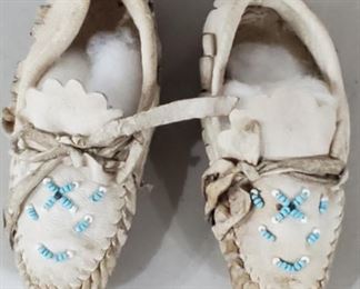 old indian baby moccasins turquoise beads, elk skin