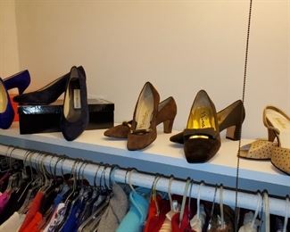 Women's shoes, size 8