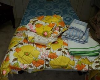 Vintage linens, vintage blankets 