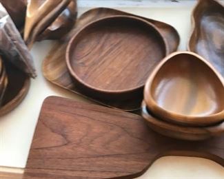 Wooden bowls and trays.