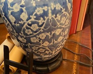 Chinoiserie lamp close up 