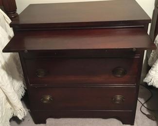 3 drawer mahogony bachelor dresser