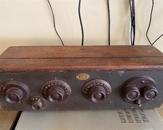 Antique 1920's Atwater Kent Tube Radio