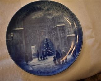 Collector Flo Blue Plate Christmas 1976