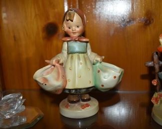 Hummel "Mother's Darling"  TMK 3