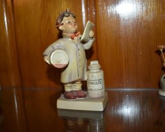 Hummel "Little Pharmacist"  TMK 4