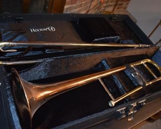 Holton TR100 Trombone (2 of 3 pics)