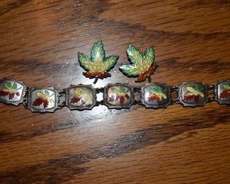 Lots of Beautiful Vintage Jewelry , more than is shown in these pictures