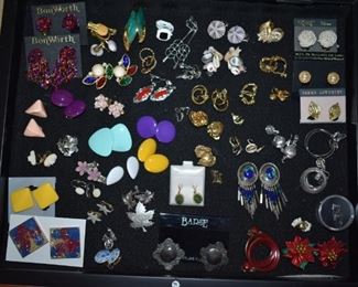 Lots of Beautiful Vintage Jewelry , more than is shown in these pictures