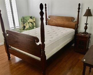 Queen Anne Style Bed with Beautyrest Delaware Plush Mattress