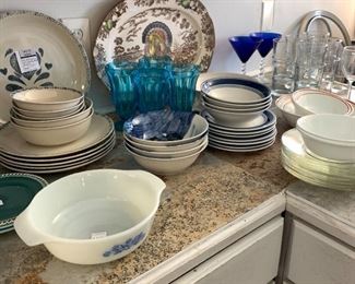 I don't think the Fire King Blue Cornflower gets enough love.  It's a great pattern, also a really nice size casserole dish.  I mean don't get me wrong, I love me some Pyrex, but honestly what even was the point of those divided dishes?  You can't do anything with those, now this baby - you could probably roast a small chicken in there. (don't quote me on that, I have no clue what size that is, it just looks like it would fit a chicken, it has not been tested with a real or fake chicken)