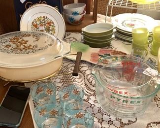 Those tiny Pyrex pixie dishes are perfect for fancy dinner parties where everyone can have their own individual dish of mac n cheese (is that what people serve at dinner parties?  I don't know, I've never had one)