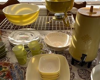 And here we have the yellow section of todays kitchen tour.  Yellow is one of the Pantone colors of the year this year for those of you that follow that sort of thing.  For those of you who unlike me are not huge dorks and didn't even know there was such a thing as color of the year, I salute you.