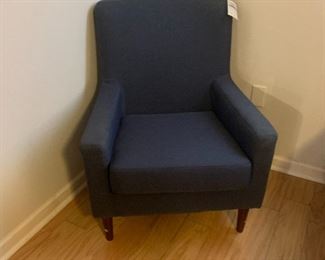 Wow, here's a chair that matches the love seat from like the first picture, probably should have put those pictures closer together, cause by now you've forgotten what the love seat looks like and you're gonna have to go all the way back to the beginning to look at it again and then you'll forget where you were in the pictures and just have to start all over again.  Sorry about that.