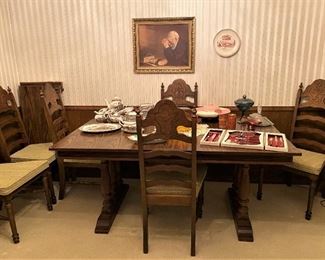 BEAUTIFUL BASSETT DINING ROOM TABLE WITH 6 CHAIRS.  COMES WITH TWO LEAFS.