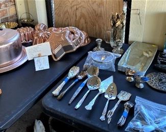 SILVER PLATE SERVING PIECES AND COPPER