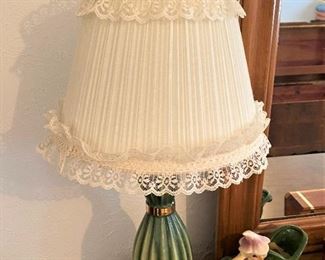 ONE OF TWO VINTAGE LAMPS