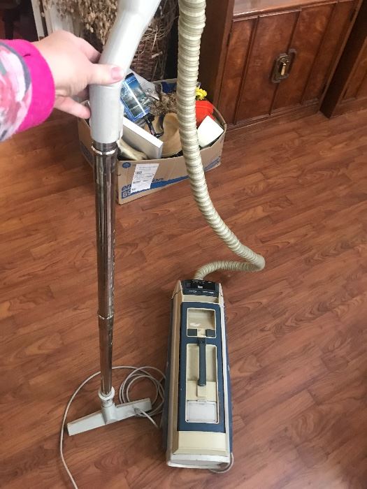 Electrolux vacuum! Works great. Good condition 