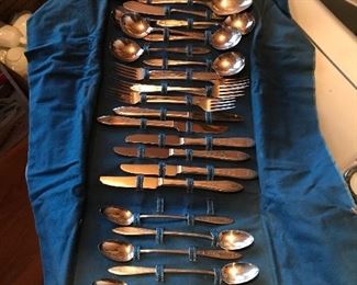 William Rogers silver plate flatware. Old!!