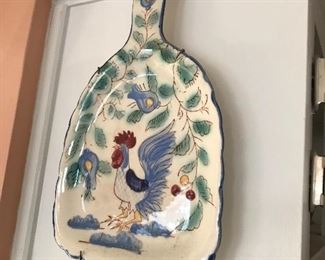 Decorative rooster plate