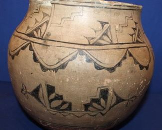 Antique Native American Zia Clay Pottery Jar Vase