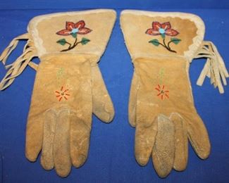 NATIVE AMERICAN GAUNTLETS