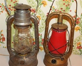 2 Vintage Dietz Monarch Train Railroad Lanterns
