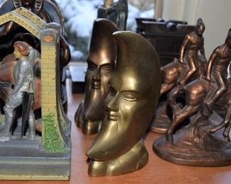 3 pairs of vintage bookends.