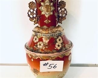 Vase from the late Qing Dynasty 
Export piece
9W 19 T
$600