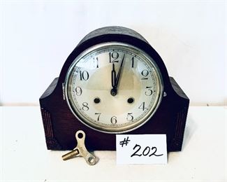 Tambour mantle clock 
10.5 W 8.5 T $70