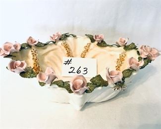 Vintage clam  dish with roses
 minor chipping 
14 inches long $25