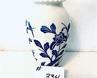 Vase 9”t 
$18