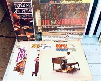 Set of six vintage albums 
piano and organ music $15