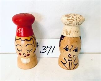Vintage salt and pepper shakers $16