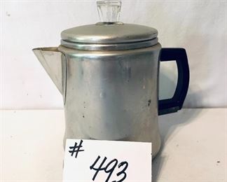 Vintage kettle 7.5 inches tall $12