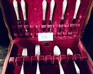 1847 Rogers brothers silver plated flatware and box 30 pieces serves 6
$110
