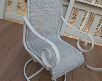 outdoor table/chairs