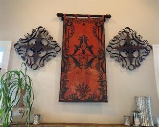 Metal decor, leather tapestry & accessories 