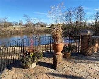 Various planters 