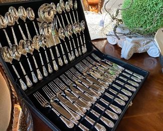 Silverplate flatware set