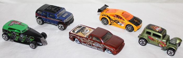 HOT WHEELS : #111 2003 Sega Game Series Phaeton,
2003 Hummer Rockster, Steel Flame Pickup Truck Country Music Spectacular 2004 Copper Color, 2003 Asphalt Assault 1st Edition, 1968 Hot Wheels 1932 Ford Vicky Coupe Racer