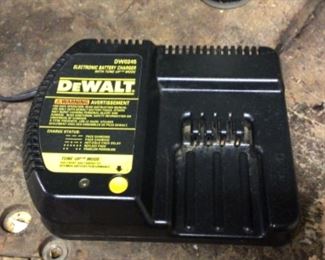 DeWalt Electronic Battery Charger with tune up mode. Model DW0245